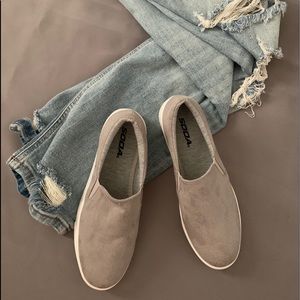 Soda Reign Gray Slide On Sneakers Casual NEW 7